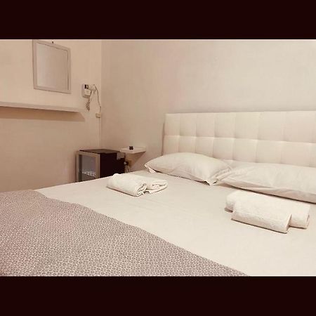 Hostel Bb La Fenice Napoli Exterior foto